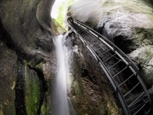 canionul-7-sapte-scari-obiectiv-turistic-din-romania-busteni